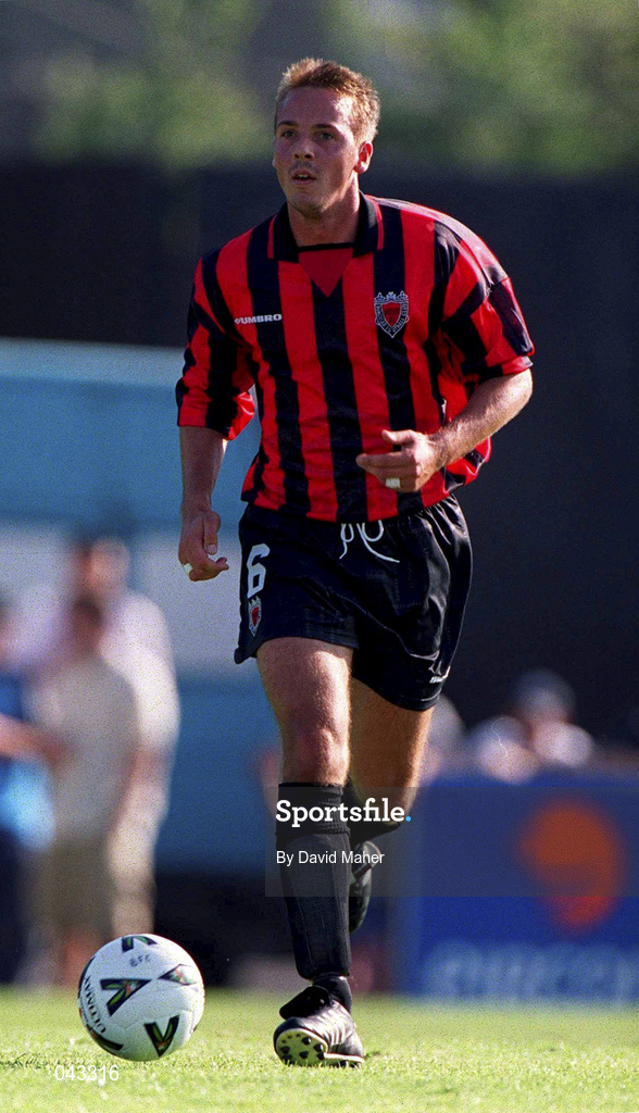 22 July 2000; Rob Bowman of Bohemians during the Derek Swan Testimonial match between Bohemians and Tranmere Rovers at Dalymount Park in Dublin. Photo by David Maher/Sportsfile