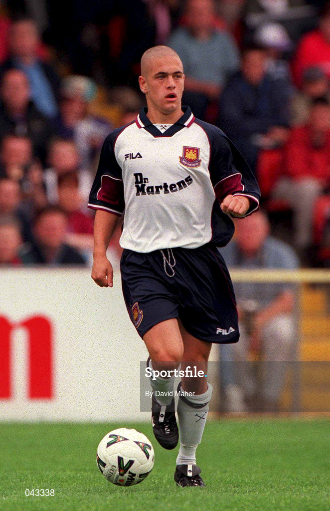 23 July 2000; Joe Cole of West Ham United during the Pre-Season Friendly match between St Patrick's Athletic and West Ham United at Richmond Park in Dublin. Photo by David Maher/Sportsfile