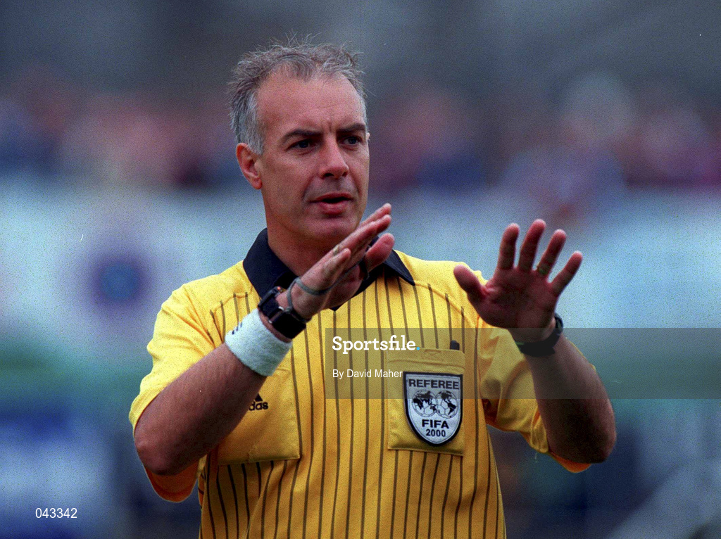 23 July 2000; Referee Hugh Byrne during the Pre-Season Friendly match between St Patrick's Athletic and West Ham United at Richmond Park in Dublin. Photo by David Maher/Sportsfile