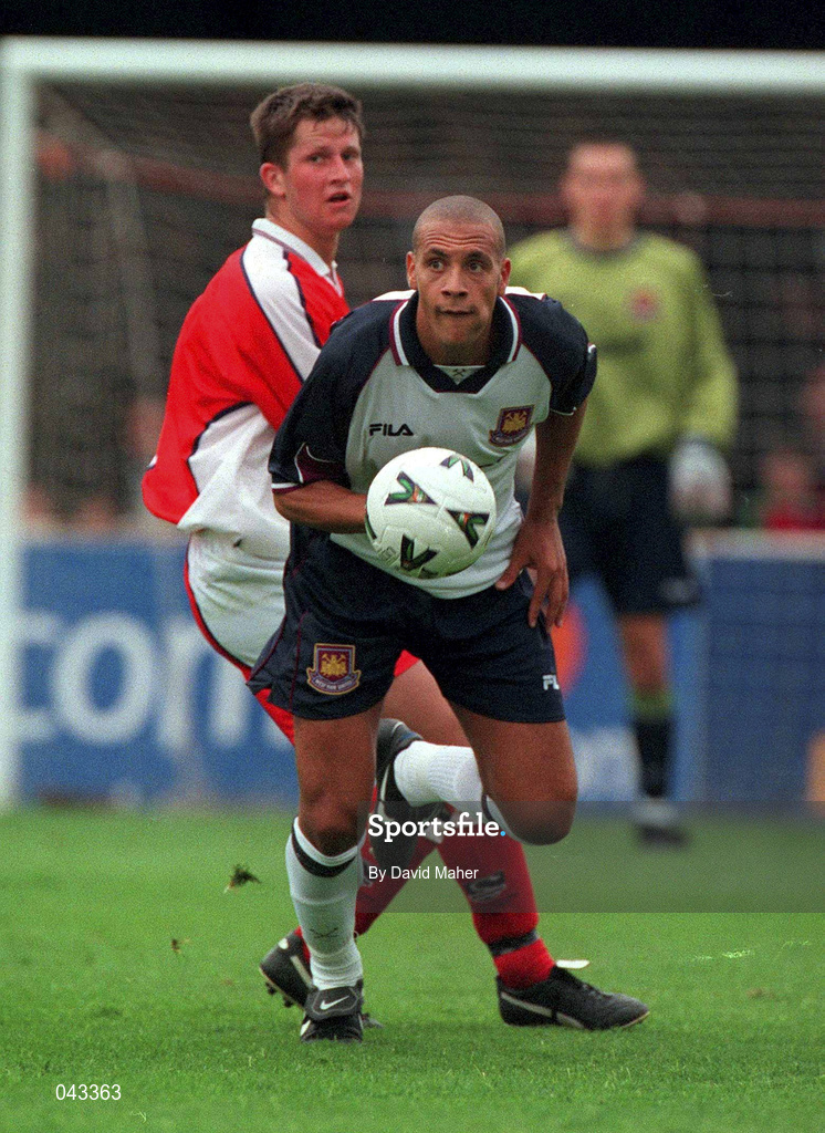 23 July 2000; Rio Ferdinand of West Ham United during the Pre-Season Friendly match between St Patrick's Athletic and West Ham United at Richmond Park in Dublin. Photo by David Maher/Sportsfile