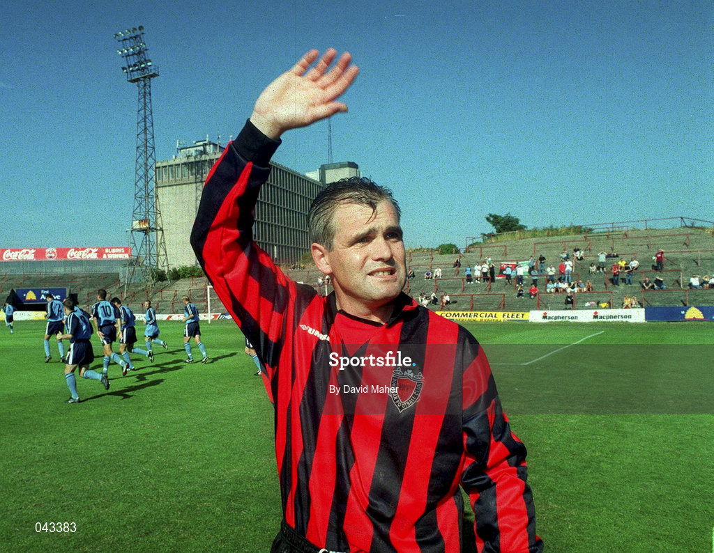 22 July 2000; Derek Swan of Bohemians waves to the crowd before his Testimonial match between Bohemians and Tranmere Rovers at Dalymount Park in Dublin. Photo by David Maher/Sportsfile