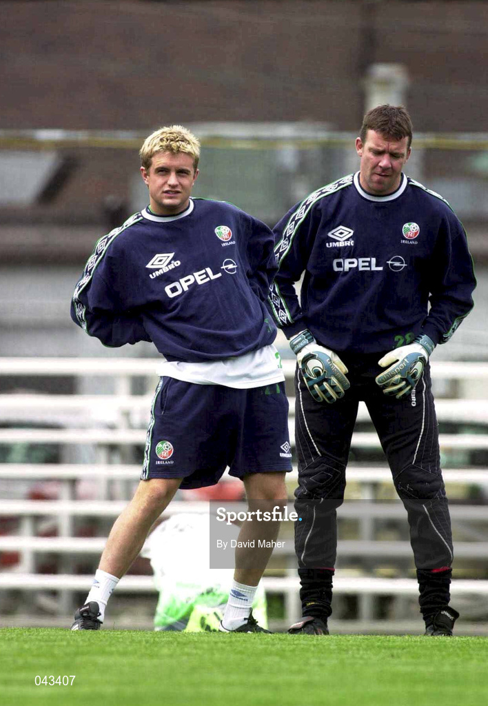 2 June 2000; Goalkeeper Alan Kelly, right, and Stephen McPhail during a Republic of Ireland training session at Moody Bible Institute in Chicago, Illinois, USA. Photo by David Maher/Sportsfile