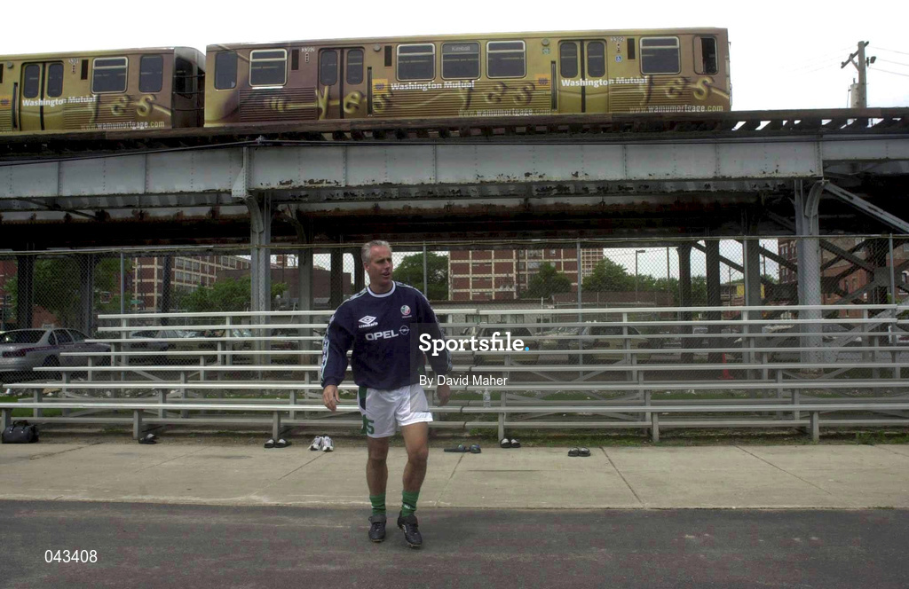 2 June 2000; Republic of Ireland manager Mick McCarthy during a training session at Moody Bible Institute in Chicago, Illinois, USA. Photo by David Maher/Sportsfile