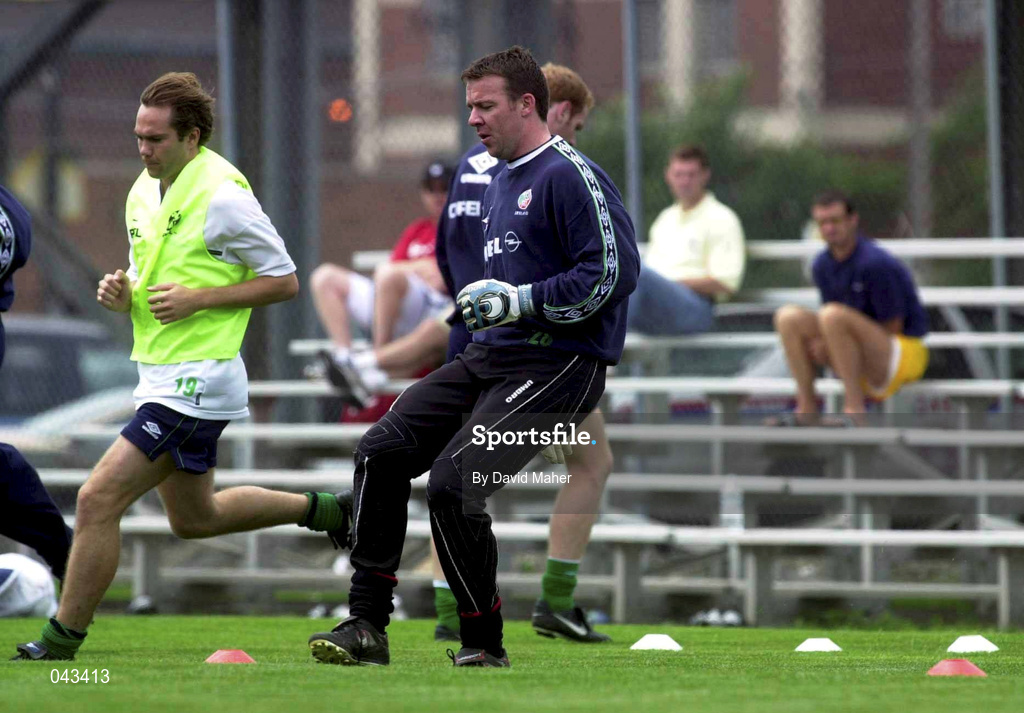 2 June 2000; Goalkeeper Alan Kelly and Jason McAteer during a Republic of Ireland training session at Moody Bible Institute in Chicago, Illinois, USA. Photo by David Maher/Sportsfile