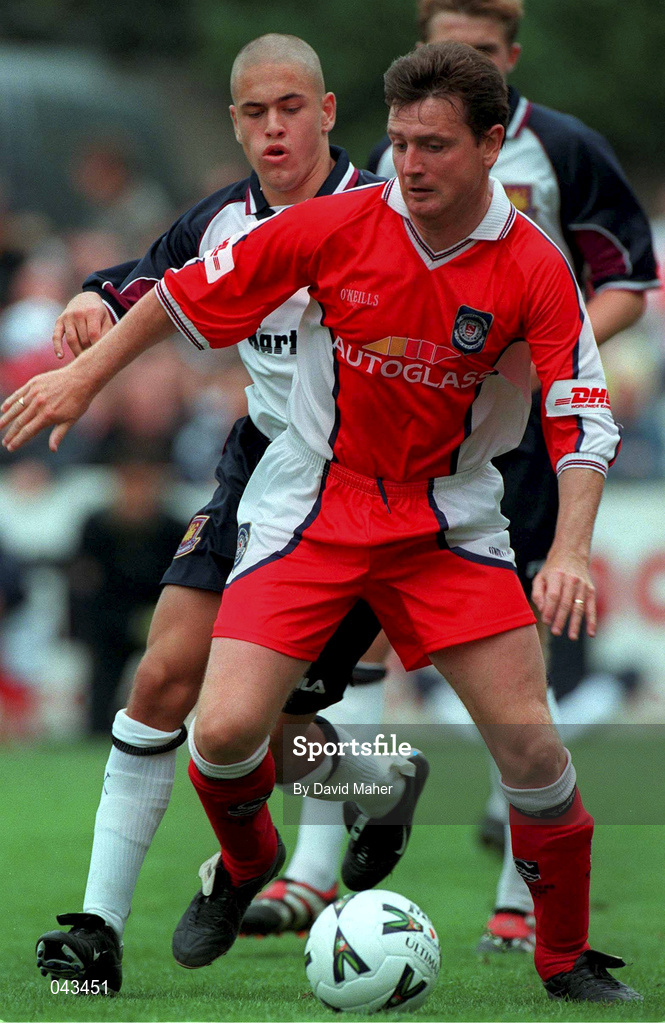 23 July 2000; Martin Russell of St Patrick's Athletic in action against Joe Cole of West Ham United during the Pre-Season Friendly match between St Patrick's Athletic and West Ham United at Richmond Park in Dublin. Photo by David Maher/Sportsfile