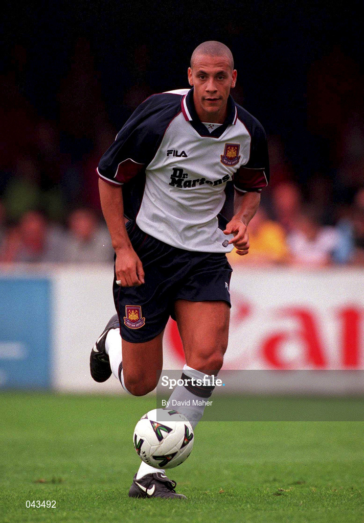 23 July 2000; Rio Ferdinand of West Ham United during the Pre-Season Friendly match between St Patrick's Athletic and West Ham United at Richmond Park in Dublin. Photo by David Maher/Sportsfile