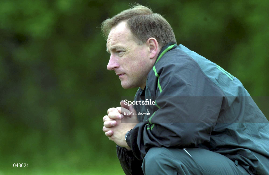6 June 2000; Ireland assistant coach Eddie O'Sullivan during an Ireland Rugby training session in Manchester, New Hampshire, USA. Photo by Matt Browne/Sportsfile
