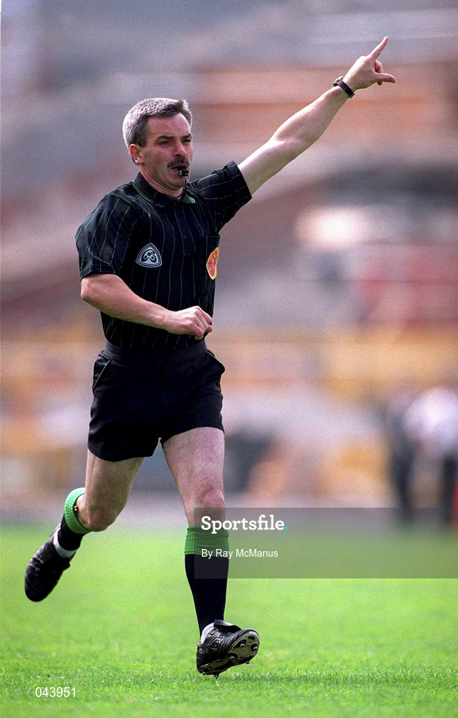 30 July 2000; Referee Paddy Russell during the Bank of Ireland Leinster Senior Football Championship Final between Dublin and Kildare at Croke Park in Dublin. Photo by Ray McManus/Sportsfile