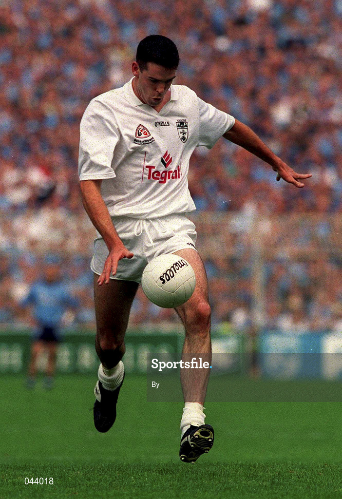 30 July 2000; Dermot Earley of Kildare during the Bank of Ireland Leinster Senior Football Championship Final between Dublin and Kildare at Croke Park in Dublin. Photo by John Mahon/Sportsfile