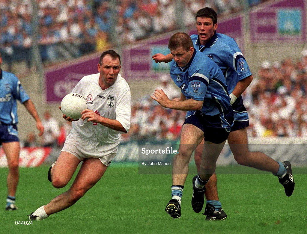 30 July 2000; Glenn Ryan of Kildare in action against Dessie Farrell of Dublin during the Bank of Ireland Leinster Senior Football Championship Final between Dublin and Kildare at Croke Park in Dublin. Photo by John Mahon/Sportsfile