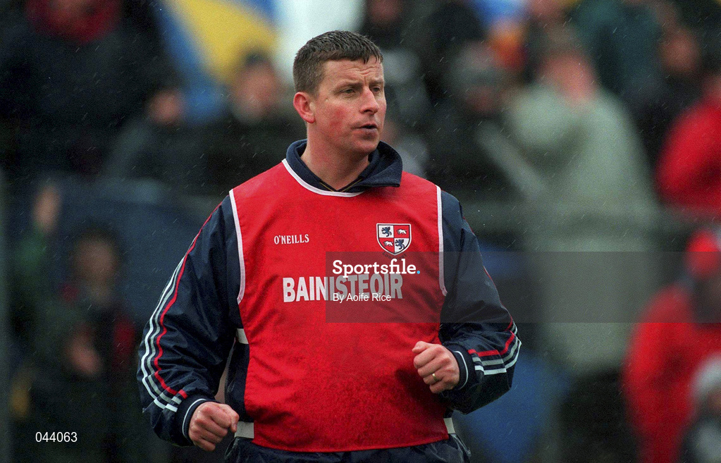 20 February 2000; Na Fianna manager Paul Caffrey during the AIB All-Ireland Senior Club Football Championship Semi-Final between Na Fianna, Dublin, and Crossmolina, Mayo, at Pearse Park in Longford. Photo by Aoife Rice/Sportsfile