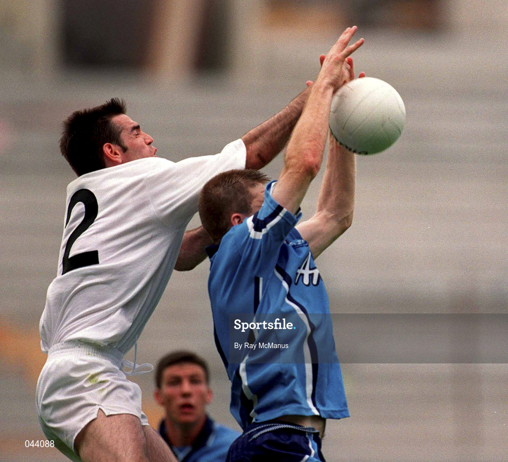 30 July 2000; Dessie Farrell of Dublin competes against Ken Doyle of Kildare during the Bank of Ireland Leinster Senior Football Championship Final between Dublin and Kildare at Croke Park in Dublin. Photo by Ray McManus/Sportsfile