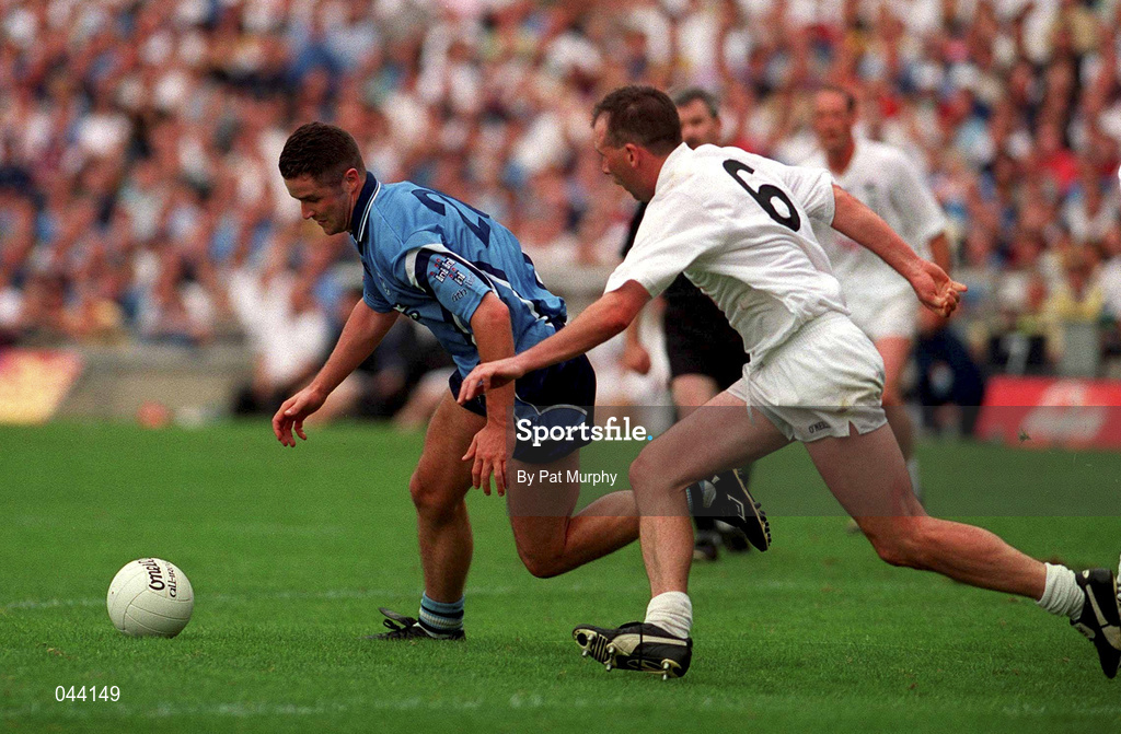 30 July 2000; Enda Sheehy of Dublin in action against Glenn Ryan of Kildare during the Bank of Ireland Leinster Senior Football Championship Final between Dublin and Kildare at Croke Park in Dublin. Photo by Pat Murphy/Sportsfile