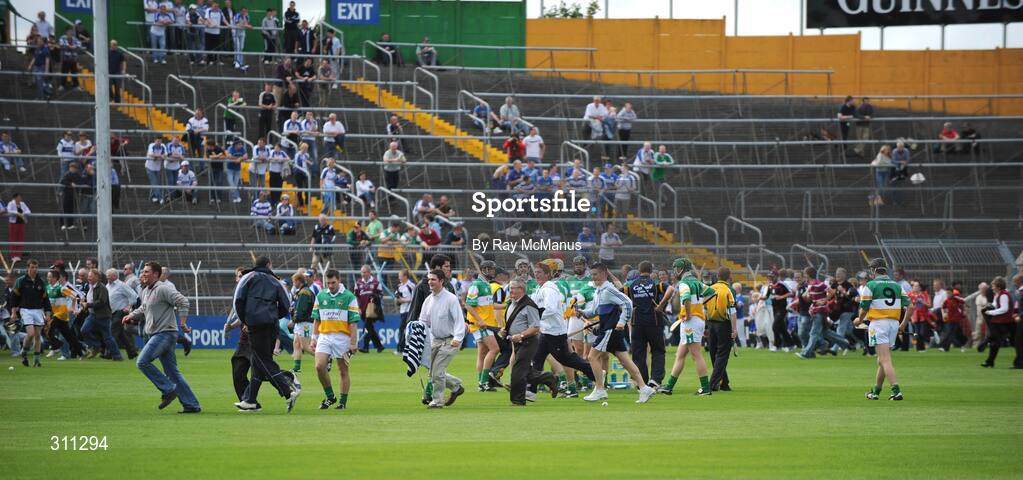 19 July 2008; spectators spill onto the pitch as the Offaly team await the start of the game. GAA Hurling All-Ireland Senior Championship Qualifier - Round 4, Offaly v Waterford, Thurles, Co. Tipperary. Picture credit: Ray McManus / SPORTSFILE