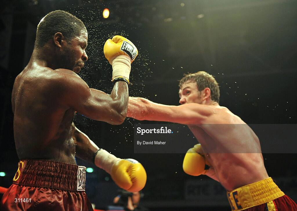 19 July 2008; Andy Lee, right, in action against Willie Gibbs. International Middleweight contest, University Sports Arena, Limerick. Picture credit: David Maher / SPORTSFILE