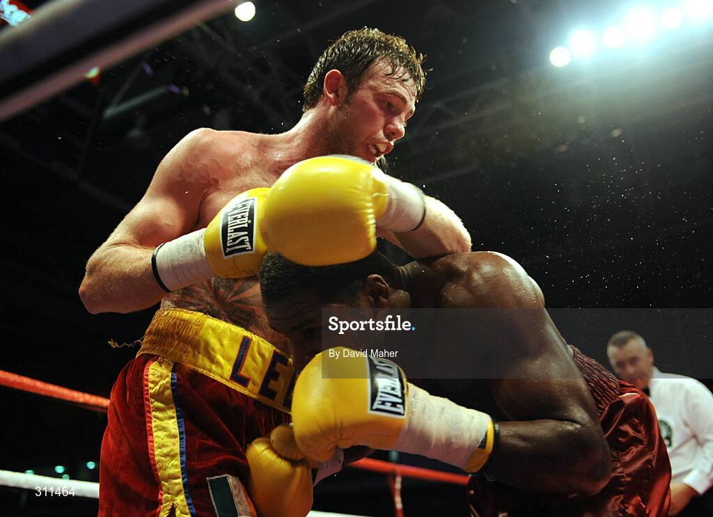 19 July 2008; Andy Lee, left, in action against Willie Gibbs. International Middleweight contest, University Sports Arena, Limerick. Picture credit: David Maher / SPORTSFILE