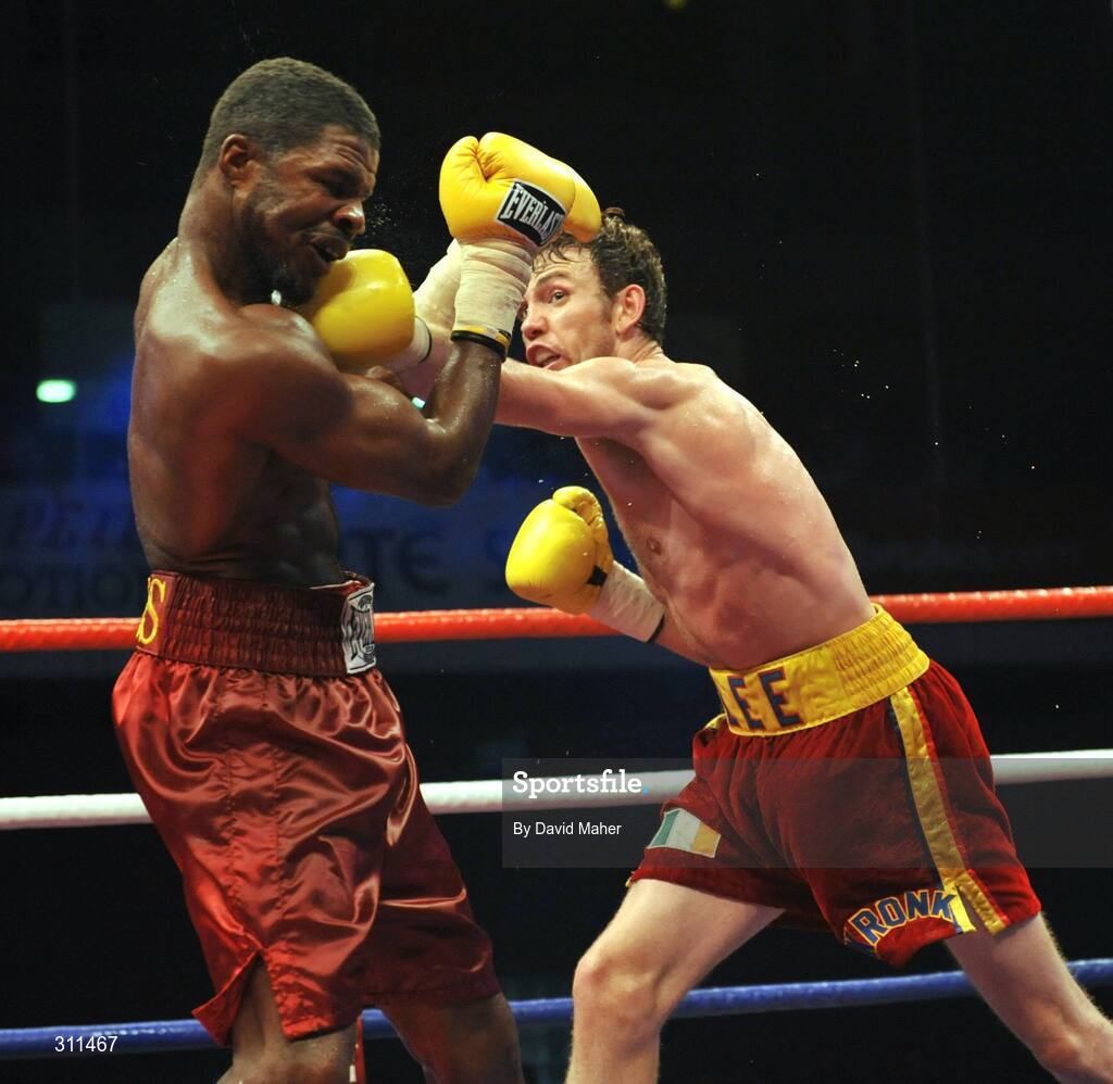 19 July 2008; Andy Lee, right, in action against Willie Gibbs. International Middleweight contest, University Sports Arena, Limerick. Picture credit: David Maher / SPORTSFILE