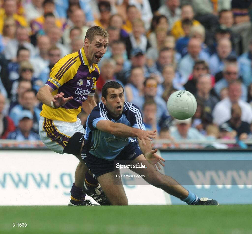 20 July 2008; Colm Henry, Dublin, in action against Mattie Forde, Wexford. GAA Football Leinster Senior Championship Final, Dublin v Wexford, Croke Park, Dublin. Picture credit: Damien Eagers / SPORTSFILE