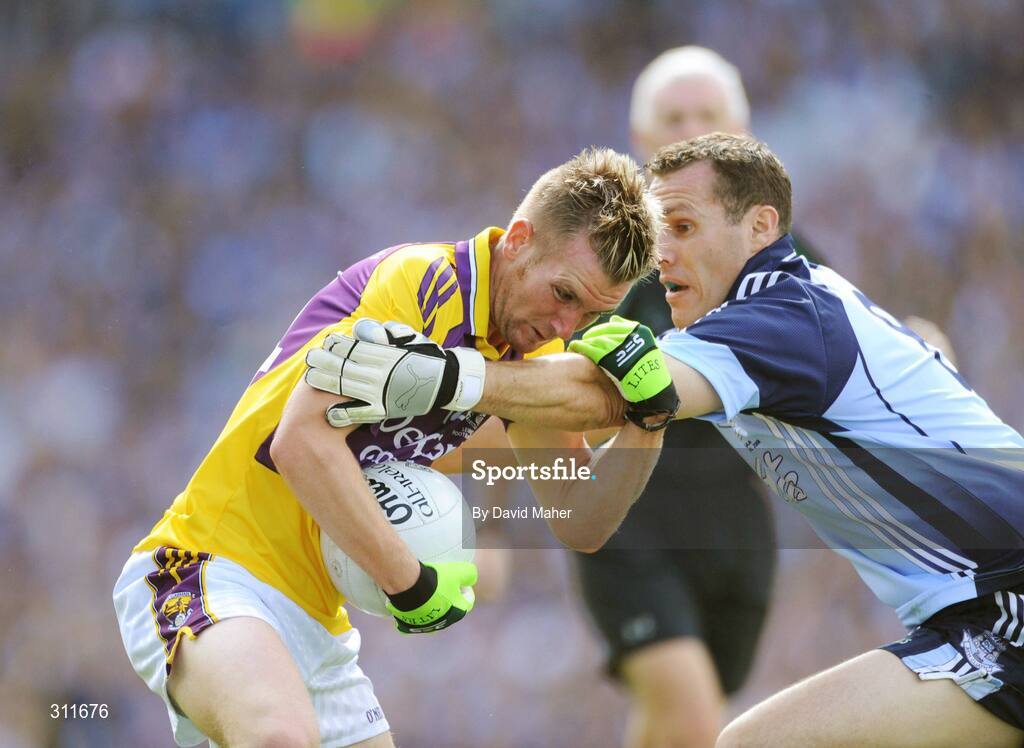 20 July 2008; PJ Banville, Wexford, in action against Ciaran Whelan, Dublin. GAA Football Leinster Senior Championship Final, Dublin v Wexford, Croke Park, Dublin. Picture credit: David Maher / SPORTSFILE