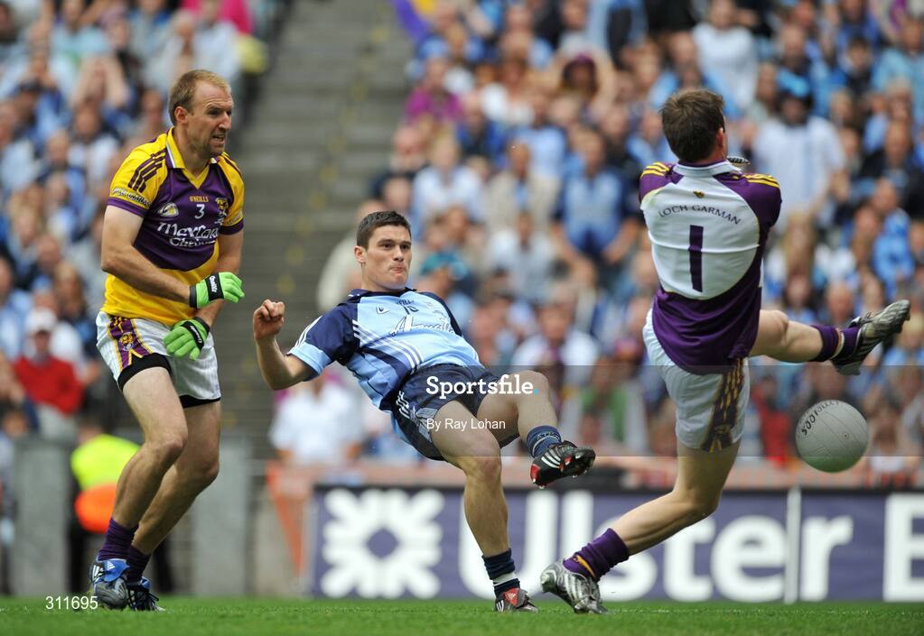 20 July 2008; Diarmuid Connolly, Dublin, in action against Philip Wallace and Anthony Masterson, Wexford. GAA Football Leinster Senior Championship Final, Dublin v Wexford, Croke Park, Dublin. Picture credit: Ray Lohan / SPORTSFILE *** Local Caption ***