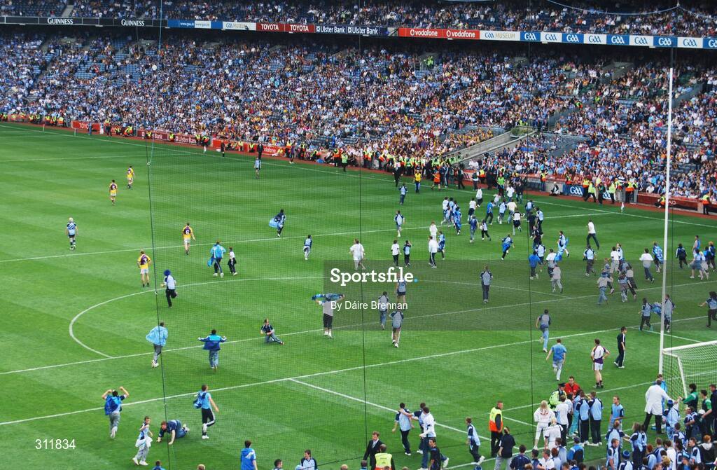 20 July 2008; A general view of Croke Park as the first group of supporters invade the pitch while the game is still in progress. GAA Football Leinster Senior Championship Final, Dublin v Wexford, Croke Park, Dublin. Picture credit: Dáire Brennan / SPORTSFILE