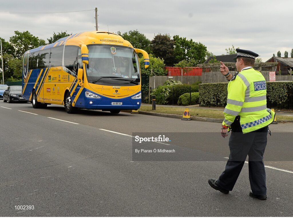 24 May 2015; The Roscommon team bus arrives at the ground ahead of the game. Connacht GAA Football Senior Championship Quarter-Final, London v Roscommon. Páirc Smárgaid, Ruislip, London, England. Picture credit: Piaras Ó Mídheach / SPORTSFILE
