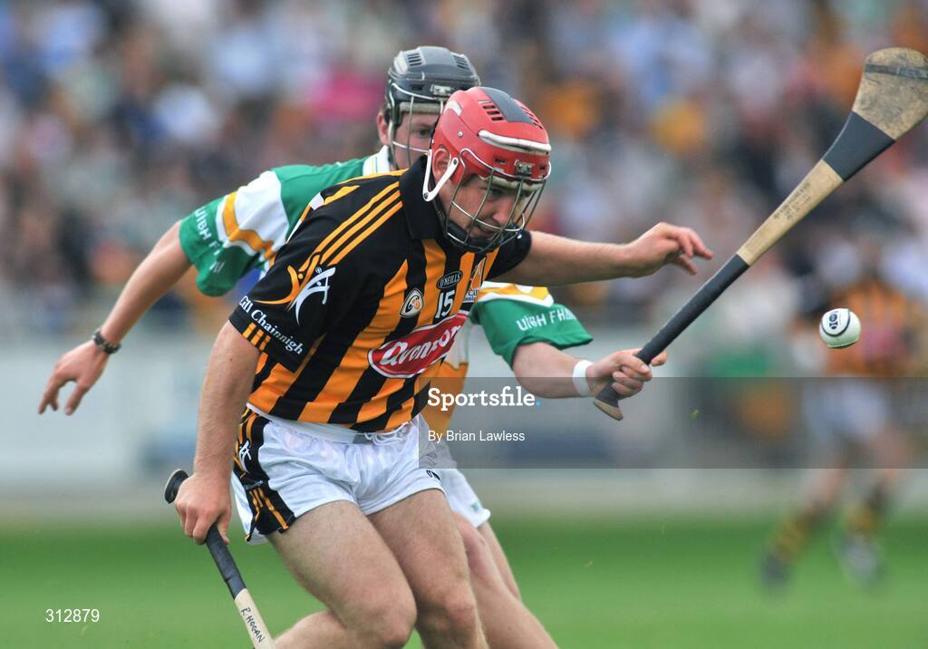 24 July 2008; Richie Hogan, Kilkenny, in action against Stephen Wynne, Offaly. Leinster GAA Hurling Under 21 Championship Final, Offaly v Kilkenny, O'Connor Park, Tullamore, Co. Offaly. Picture credit: Brian Lawless / SPORTSFILE