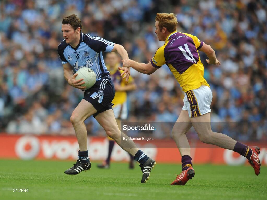 20 July 2008; Kevin Bonner, Dublin, in action against Eric Bradley, Wexford. GAA Football Leinster Senior Championship Final, Dublin v Wexford, Croke Park, Dublin. Picture credit: Damien Eagers / SPORTSFILE
