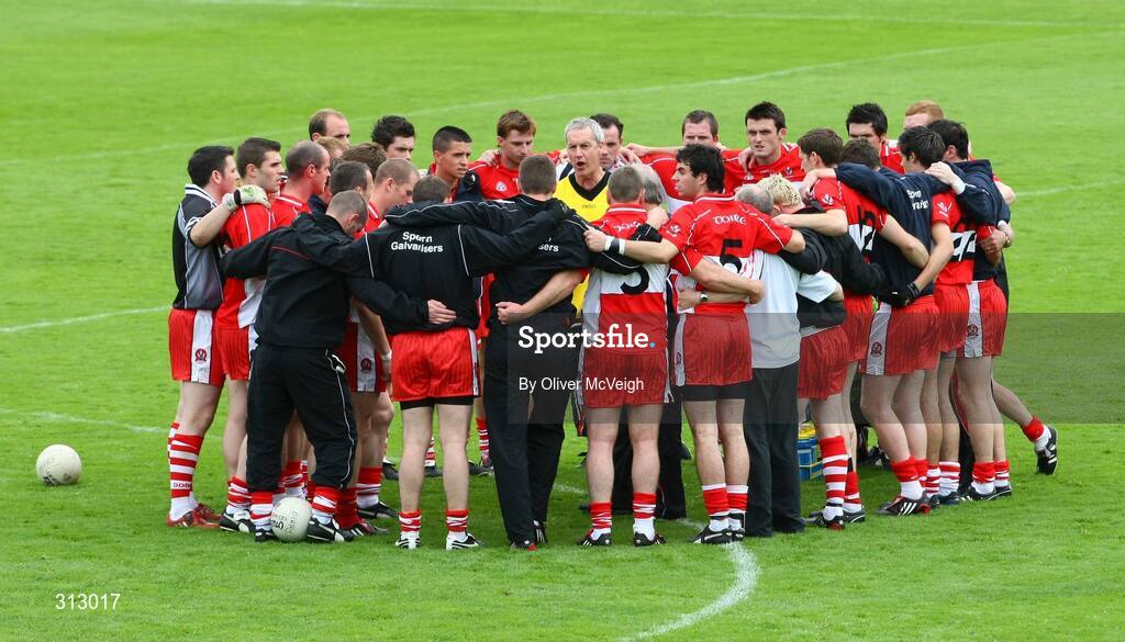 19 July 2008; Derry trainer John McCloskey gives a pre match team talk. GAA Football All-Ireland Senior Championship Qualifier - Round 1, Monaghan v Derry. Clones, Co. Monaghan. Picture credit: Oliver McVeigh / SPORTSFILE