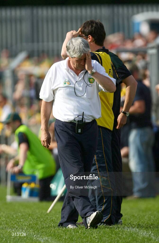 24 July 2008; Donegal manager Brian McIver looks to have a lot on his mind near the end of the game. GAA Football All-Ireland Senior Championship Qualifier - Round 2, Donegal v Monaghan, Ballybofey, Co. Donegal. Picture credit: Oliver McVeigh / SPORTSFILE
