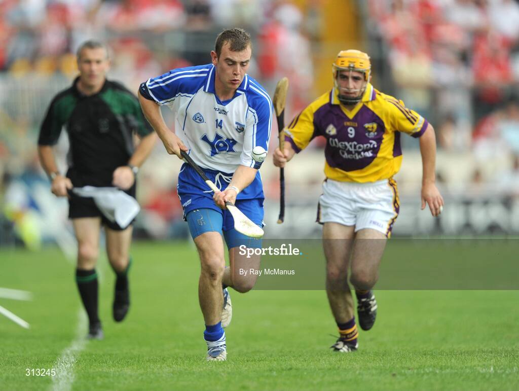 27 July 2008; Eoin Kelly, Waterford, in action against Jamie Nagle, Wexford. GAA Hurling All-Ireland Senior Championship Quarter-Final, Wexford v Waterford, Semple Stadium, Thurles, Co. Tipperary. Picture credit: Ray McManus / SPORTSFILE