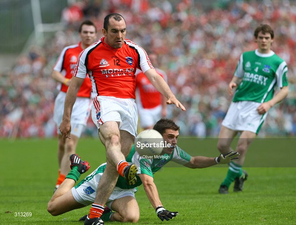 27 July 2008; Martin O'Rourke, Armagh, in action against Damien Kelly, Fermanagh. GAA Football Ulster Senior Championship Final replay, Armagh v Fermanagh, St Tighearnach's Park, Clones, Co. Monaghan. Picture credit: Oliver McVeigh / SPORTSFILE *** Local Caption *** S0807107 Armagh v Fermanagh OMcV