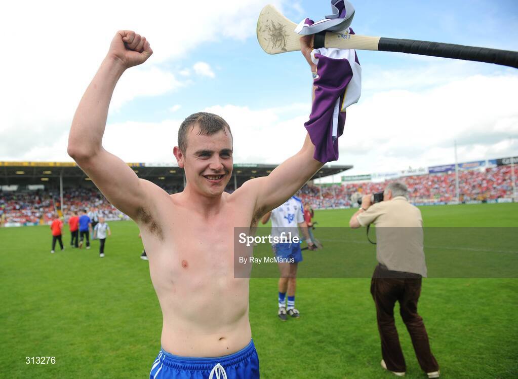 27 July 2008; Waterford's Eoin Kelly celebrates his side's victory. GAA Hurling All-Ireland Senior Championship Quarter-Final, Wexford v Waterford, Semple Stadium, Thurles, Co. Tipperary. Picture credit: Ray McManus / SPORTSFILE