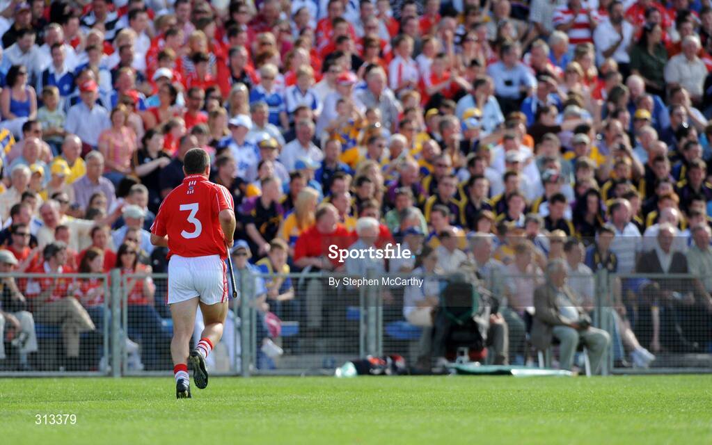 27 July 2008; Cork full-back Diarmuid O'Sullivan makes his way to the bench after being substituted. GAA Hurling All-Ireland Senior Championship Quarter-Final, Clare v Cork, Semple Stadium, Thurles, Co. Tipperary. Picture credit: Stephen McCarthy / SPORTSFILE