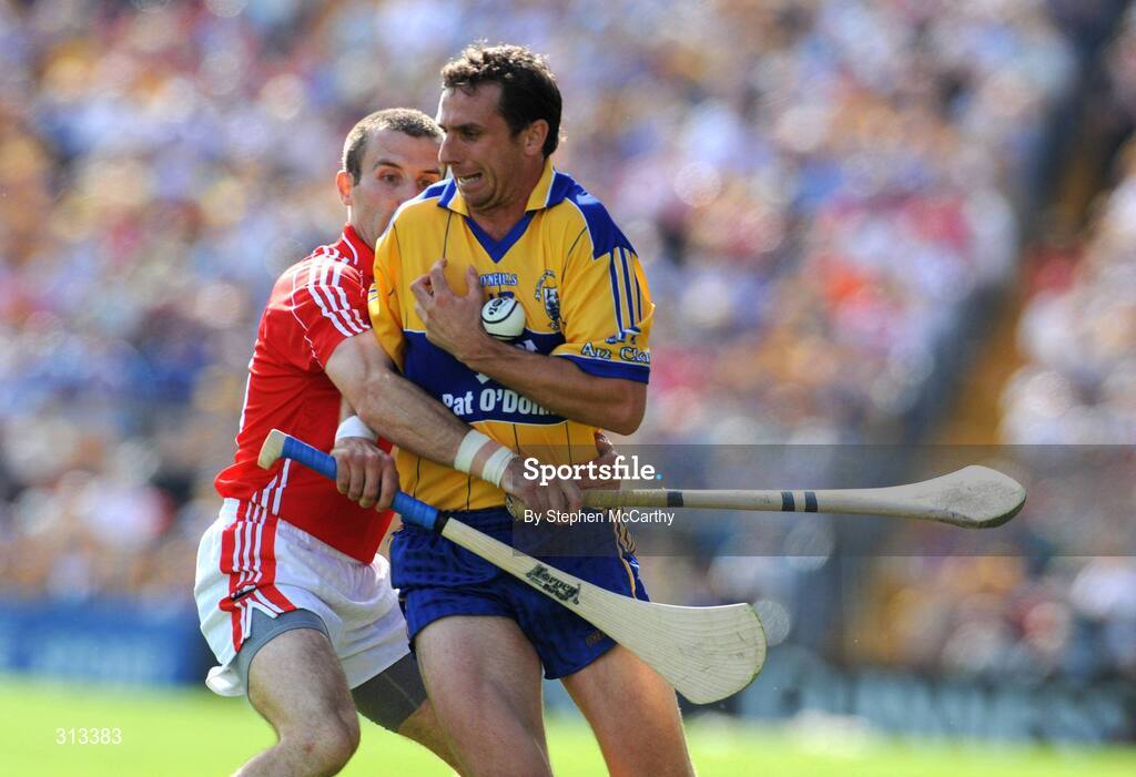 27 July 2008; Tony Griffin, Clare, in action against Jerry O'Connor, Cork. GAA Hurling All-Ireland Senior Championship Quarter-Final, Clare v Cork, Semple Stadium, Thurles, Co. Tipperary. Picture credit: Stephen McCarthy / SPORTSFILE