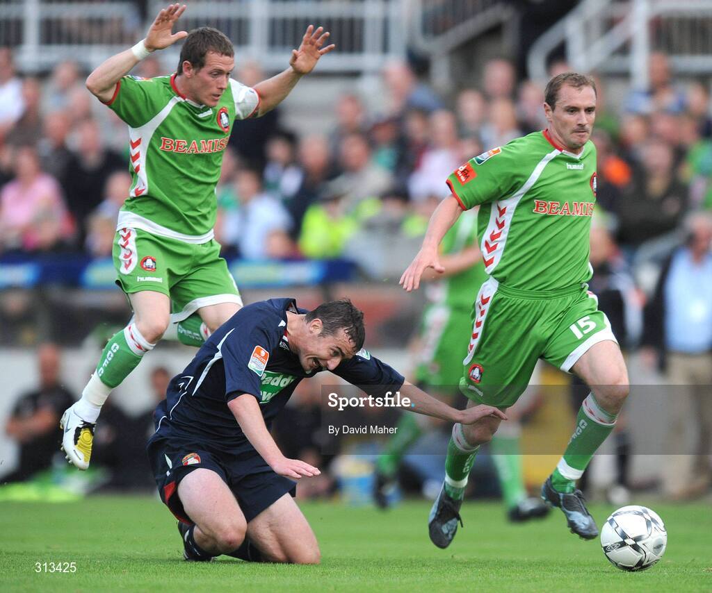 27 July 2008; Derek O'Brien, St Patrick's Athletic, in action against Joe Gamble, left, and Colin Healy, Cork City. eircom League Premier Division, Cork City v St Patrick's Athletic, Turners Cross, Cork. Picture credit: David Maher / SPORTSFILE