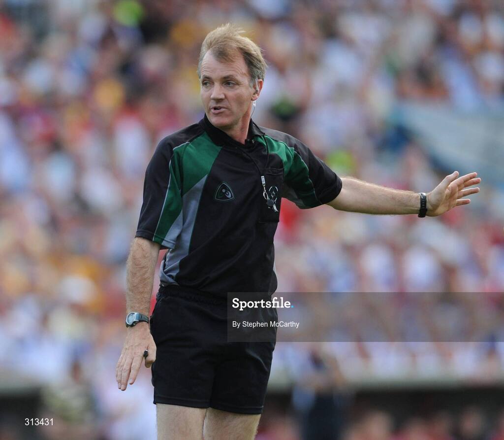 27 July 2008; Referee Dickie Murphy, Wexford. GAA Hurling All-Ireland Senior Championship Quarter-Final, Clare v Cork, Semple Stadium, Thurles, Co. Tipperary. Picture credit: Stephen McCarthy / SPORTSFILE