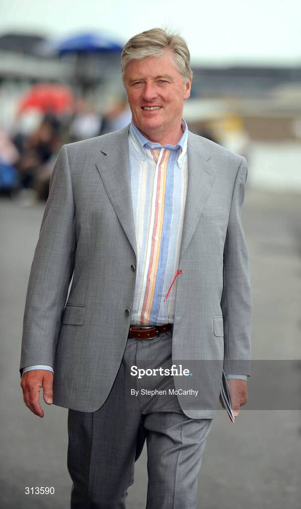 28 July 2008; TV presenter Pat Kenny arrives for the opening day of the Galway Racing Festival. Galway Racing Fesitval, Ballybrit, Galway. Picture credit: Stephen McCarthy / SPORTSFILE