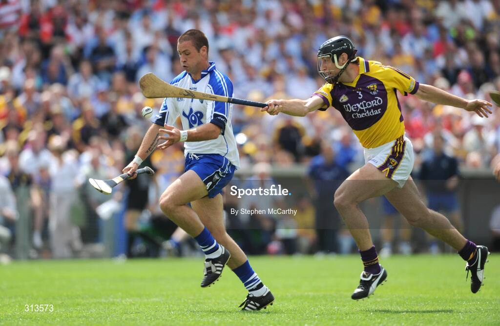 27 July 2008; Dan Shanahan, Waterford, in action against David O'Connor, Wexford. GAA Hurling All-Ireland Senior Championship Quarter-Final, Wexford v Waterford, Semple Stadium, Thurles, Co. Tipperary. Picture credit: Stephen McCarthy / SPORTSFILE