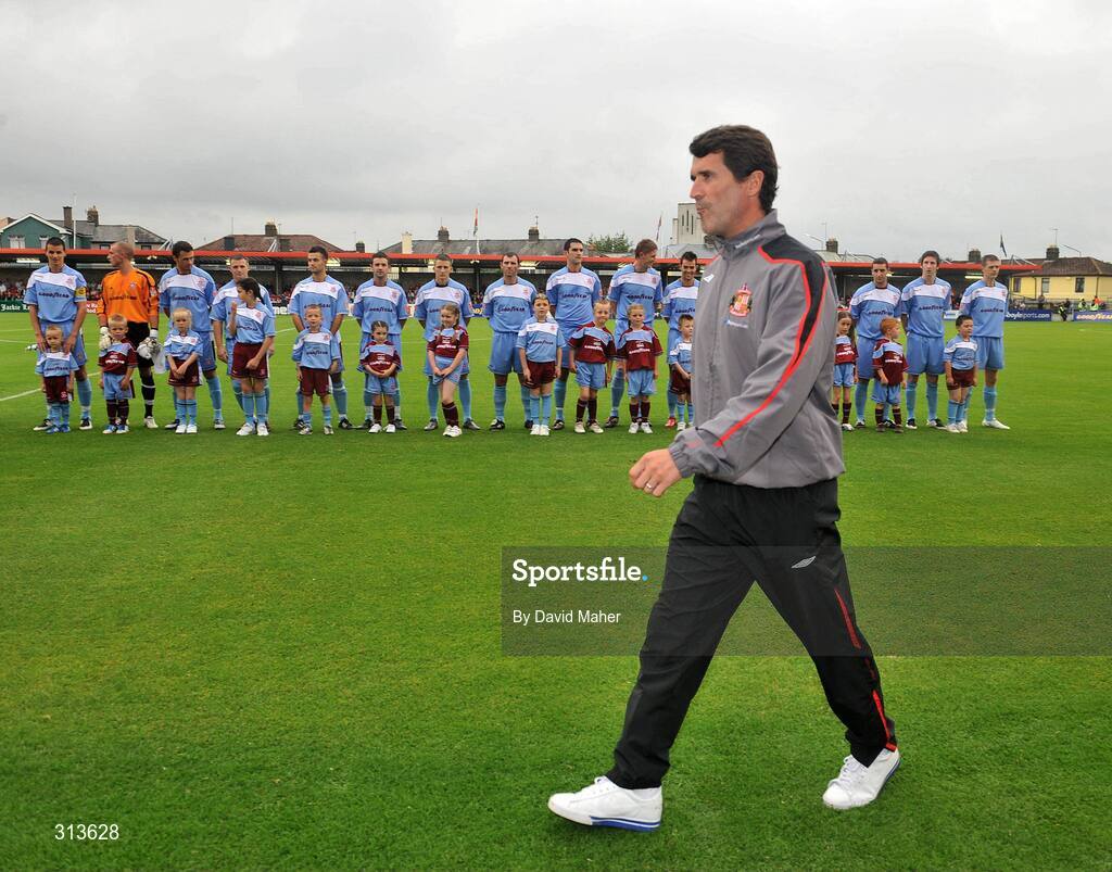 28 July 2008; Sunderland manager Roy Keane walks out on the pitch as the Cobh Ramblers team line up. Pre-season friendly, Cobh Ramblers v Sunderland, Turners Cross, Cork. Picture credit: David Maher / SPORTSFILE