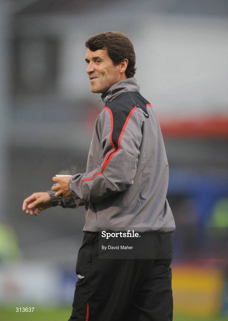 28 July 2008; Sunderland manager Roy Keane holds a cup of tea before the start of the second half. Pre-season friendly, Cobh Ramblers v Sunderland, Turners Cross, Cork. Picture credit: David Maher / SPORTSFILE