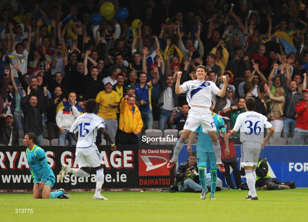 29 July 2008; Taras Mykhalyk, no.17, Dynamo Kyiv, celebrates with team-mates after scoring his side's first goal. Drogheda United v Dynamo Kyiv - UEFA Champions League 2nd Qualifying Round, Dalymount Park, Dublin. Picture credit: David Maher / SPORTSFILE
