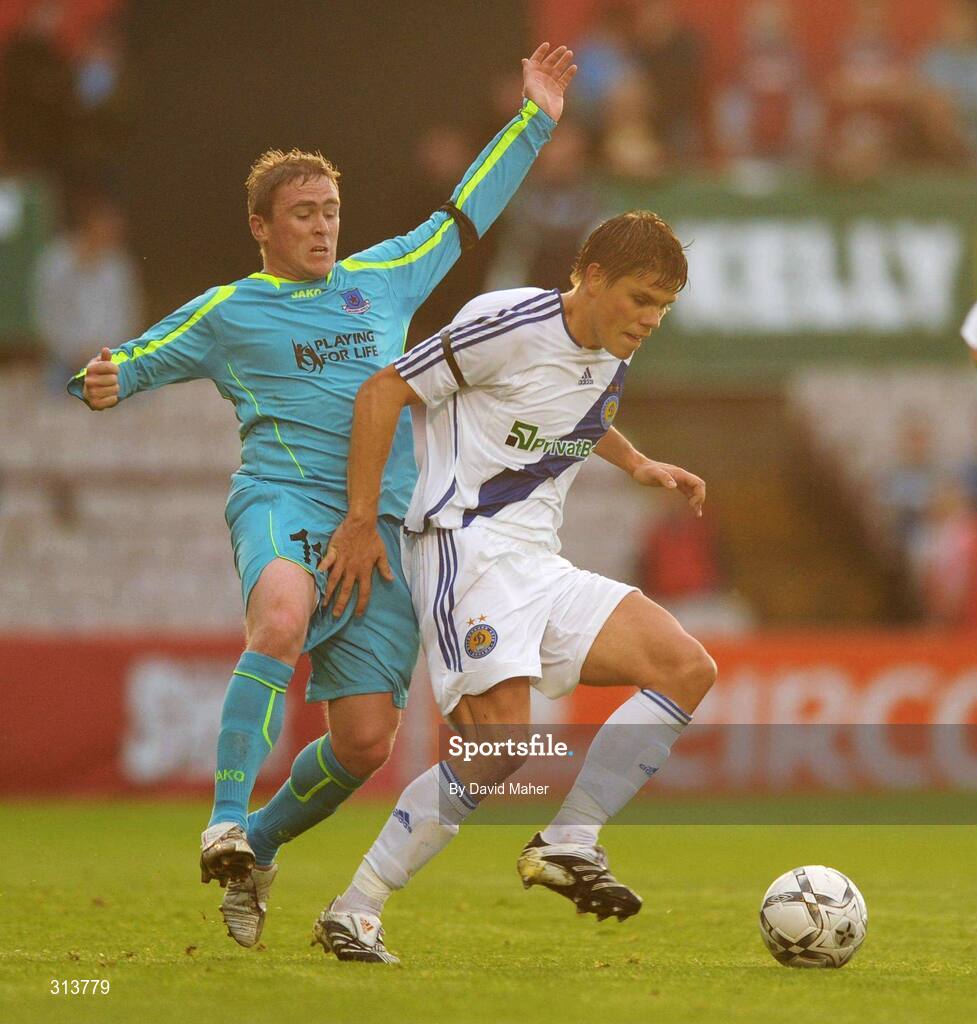 29 July 2008; Ognjen Vukojenic, Dynamo Kyiv, in action against Richie Baker, Drogheda United. Drogheda United v Dynamo Kyiv - UEFA Champions League 2nd Qualifying Round, Dalymount Park, Dublin. Picture credit: David Maher / SPORTSFILE