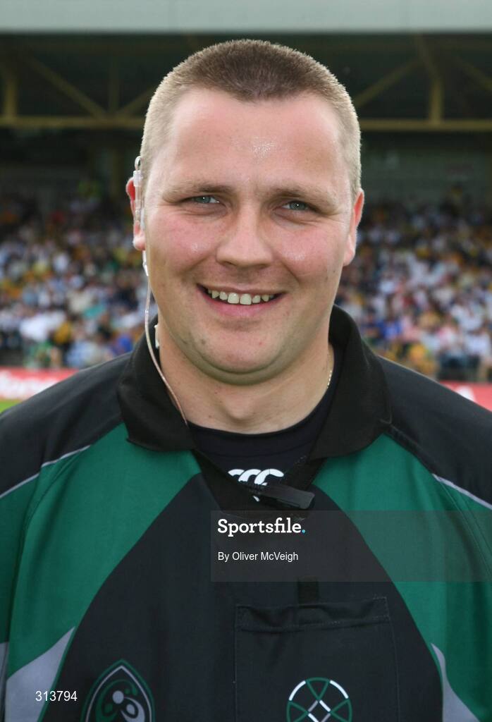 24 July 2008; Referee Rory Hickey. GAA Football All-Ireland Senior Championship Qualifier - Rd 2, Donegal v Monaghan, Ballybofey, Co. Donegal. Picture credit: Oliver McVeigh / SPORTSFILE