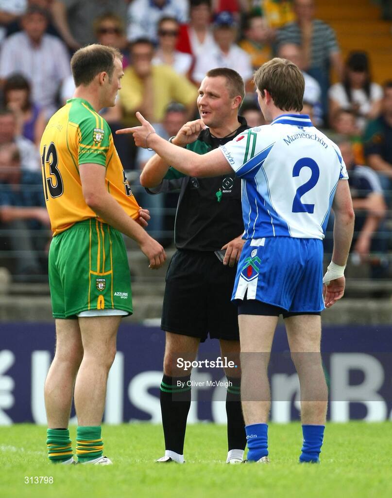 24 July 2008; Referee Rory Hickey speaks to Colm McFadden, Donegal, and Dessie Mone, Monaghan. GAA Football All-Ireland Senior Championship Qualifier - Rd 2, Donegal v Monaghan, Ballybofey, Co. Donegal. Picture credit: Oliver McVeigh / SPORTSFILE