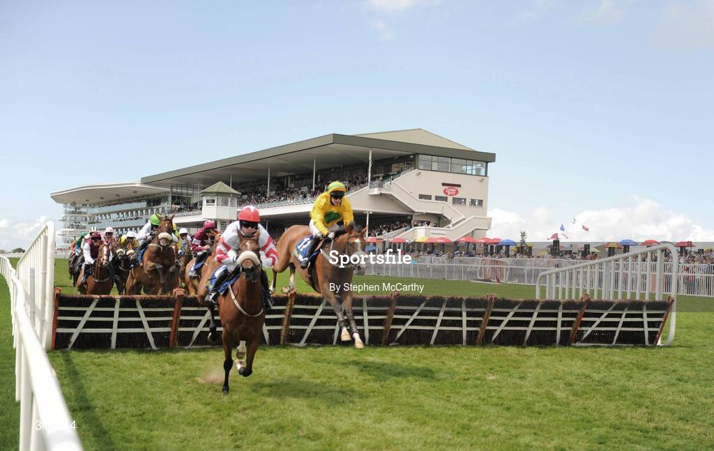 30 July 2008; A general view of the runners and riders during the William Hill In Ireland Novice Hurdle. Galway Racing Festival, Ballybrit, Galway. Picture credit: Stephen McCarthy / SPORTSFILE