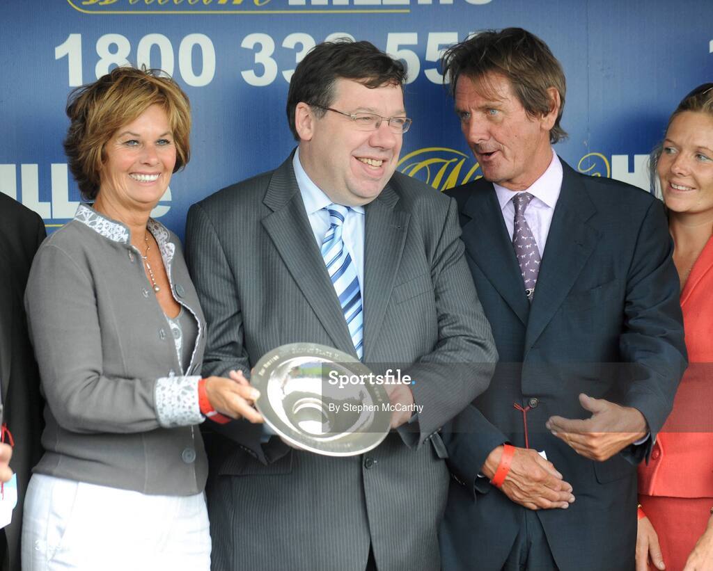 30 July 2008; An Taoiseach Brian Cowen T.D., presents Mrs. and Mr. Stewart, owners of Oslot, with the William Hill Galway Plate. Galway Racing Festival, Ballybrit, Galway. Picture credit: Stephen McCarthy / SPORTSFILE *** Local Caption *** andy stewart