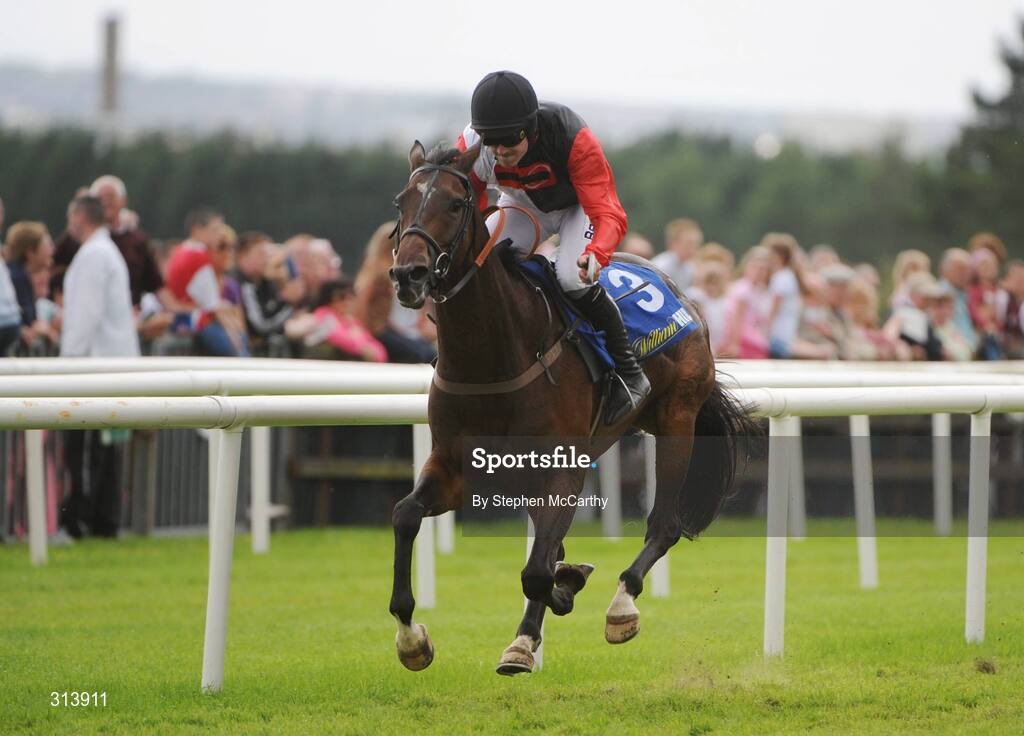 30 July 2008; Oslot, with Ruby Walsh up, on their way to winning the William Hill Galway Plate. Galway Racing Festival - Wednesday, Ballybrit, Galway. Picture credit: Stephen McCarthy / SPORTSFILE