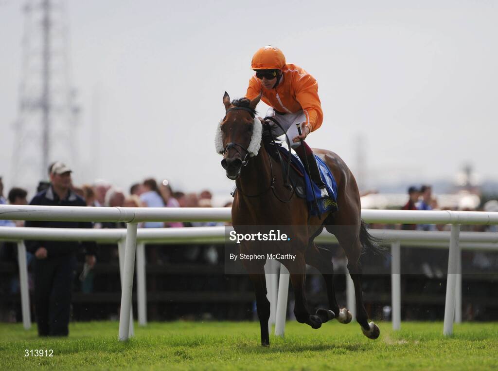30 July 2008; Invincible Joe, with Keagan Latham up, on their way to winning the williamhillcasino.com Handicap. Galway Racing Festival, Ballybrit, Galway. Picture credit: Stephen McCarthy / SPORTSFILE