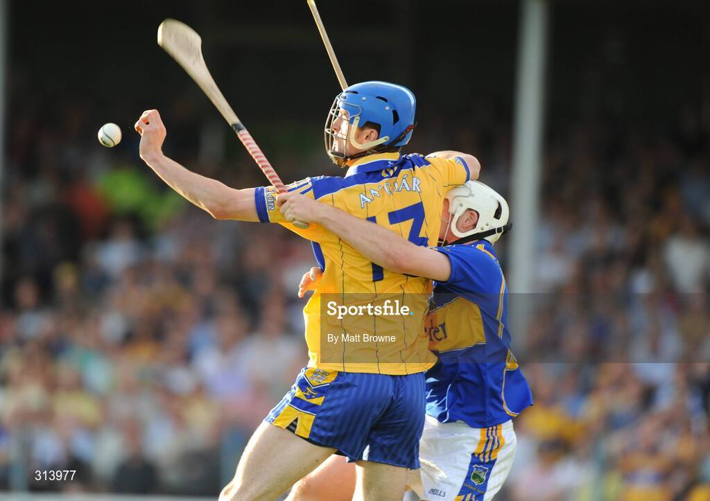 30 July 2008; Darach Honan, Clare, in action against Padraig Maher, Tipperary. Bord Gais Munster GAA Hurling U21 Championship Final, Clare v Tipperary. Cusack Park, Ennis, Co. Clare. Picture credit: Matt Browne / SPORTSFILE